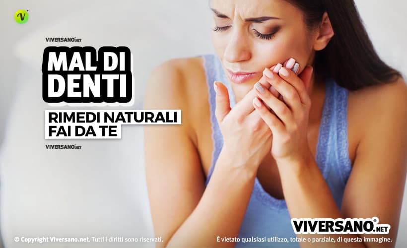 Donna con male ai denti