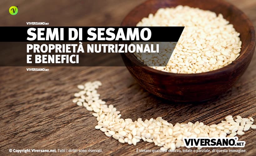 Semi di sesamo sfusi sopra un tavolo