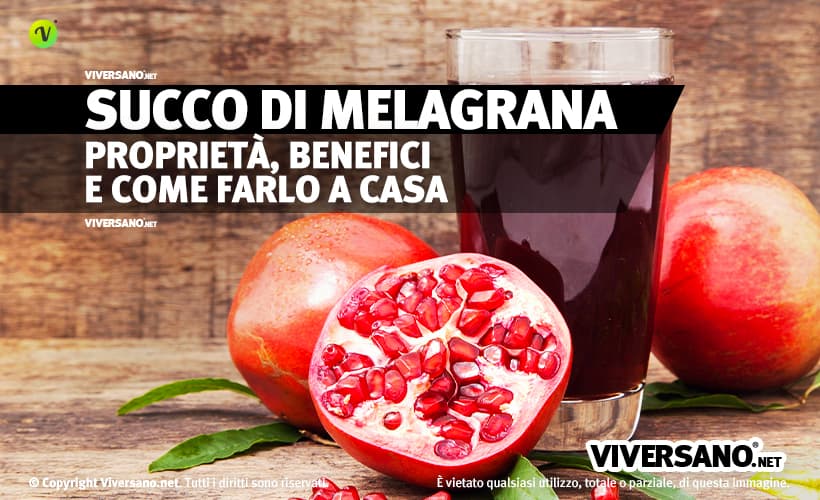 Succo di melograno in un bicchiere