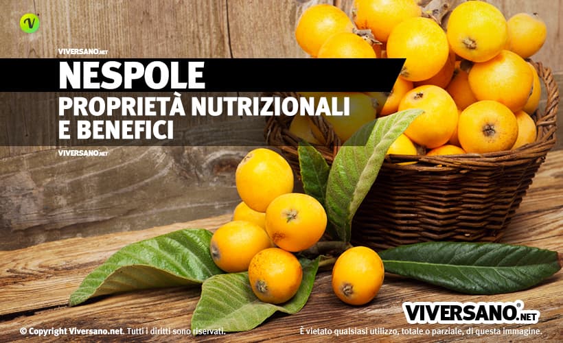 Nespole sfuse in un cesto di vimini