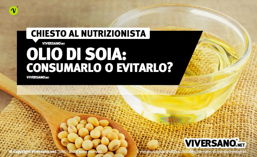 Olio e semi di soia sopra un tavolo