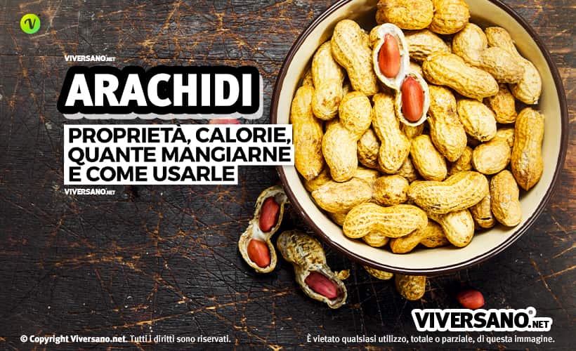 Arachidi aperte e chiuse in un piatto