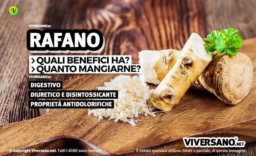 Radice di rafano bianco sopra un tagliere