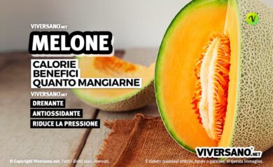 Melone tagliato a fette sopra un tavolo
