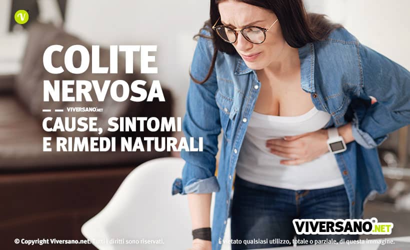 Donna con dolore alla pancia causato dalla colite nervosa