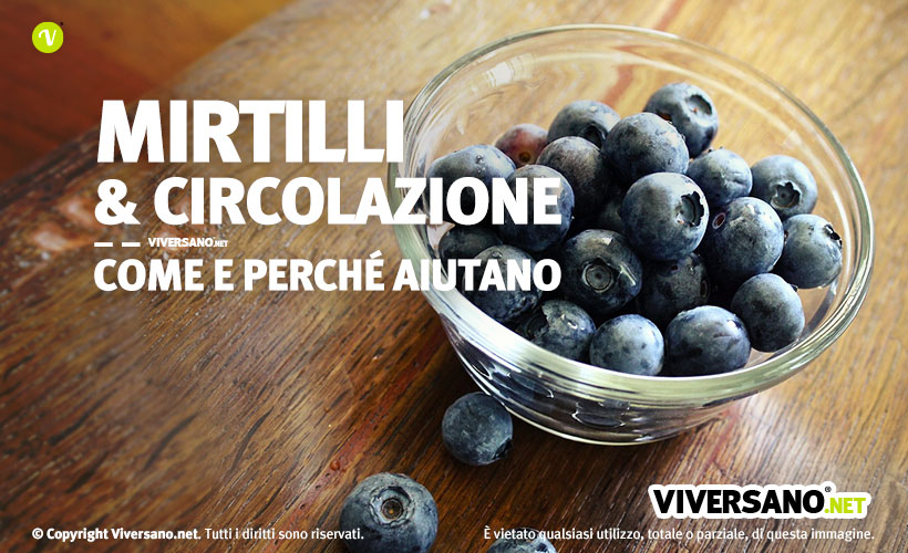 Immagine di mirtilli posti in una ciotola di vetro