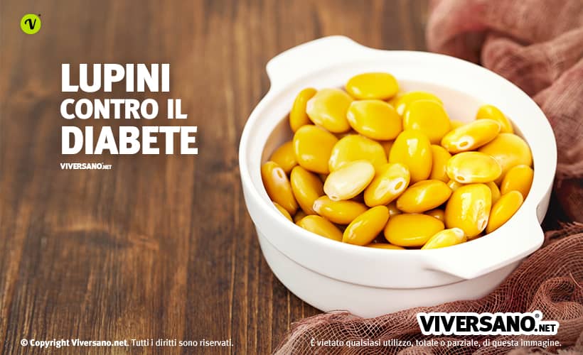 Lupini in una ciotola sopra un tavolo