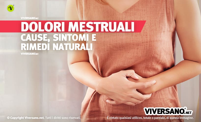 Donna con mal di pancia da dolori mestruali