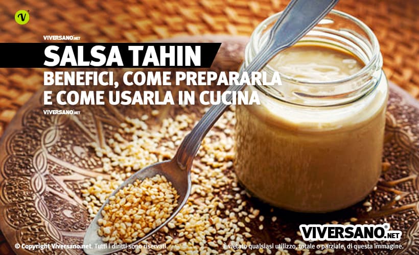 Salsa tahina in un vasetto di vetro