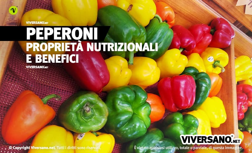 Peperoni verdi gialli e rossi