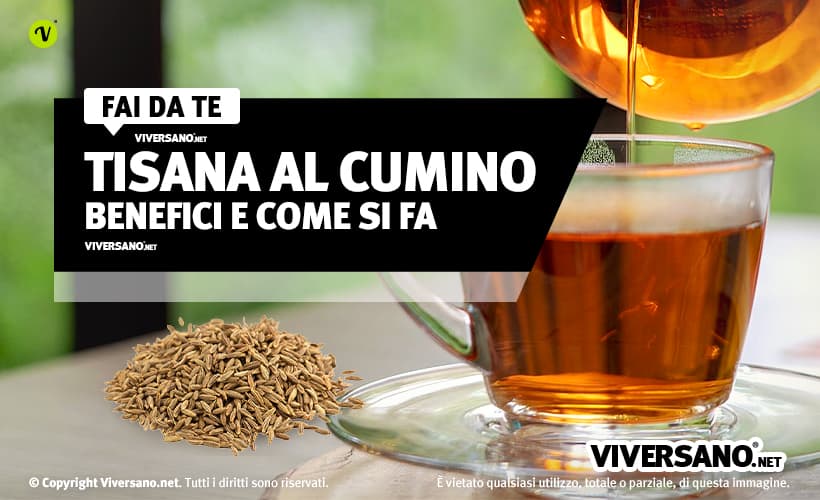 Tisana al cumino in un bicchiere