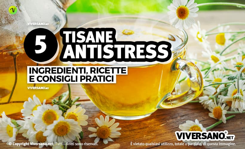 Tisana alla camomilla in una tazza di vetro