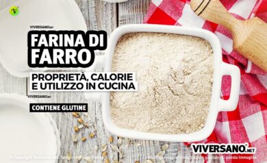 Farina di farro sfusa in una terrina